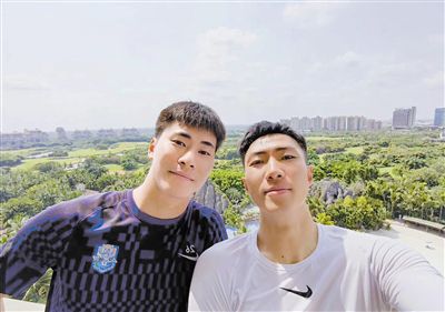 【本周好片推荐】本周推荐新片：《不过是上班》当闹钟打破清晨宁静，当报表堆满桌面，电影《不过是上班》以平实镜头描摹打工人