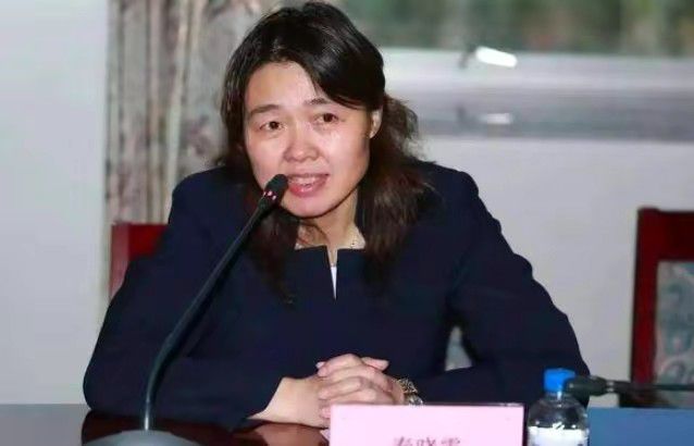 影片发布一组角色剧照，并同步曝光演员阵容，在杭州的湖光山色中，正上演这场关于“爱和美味”的温暖故事。